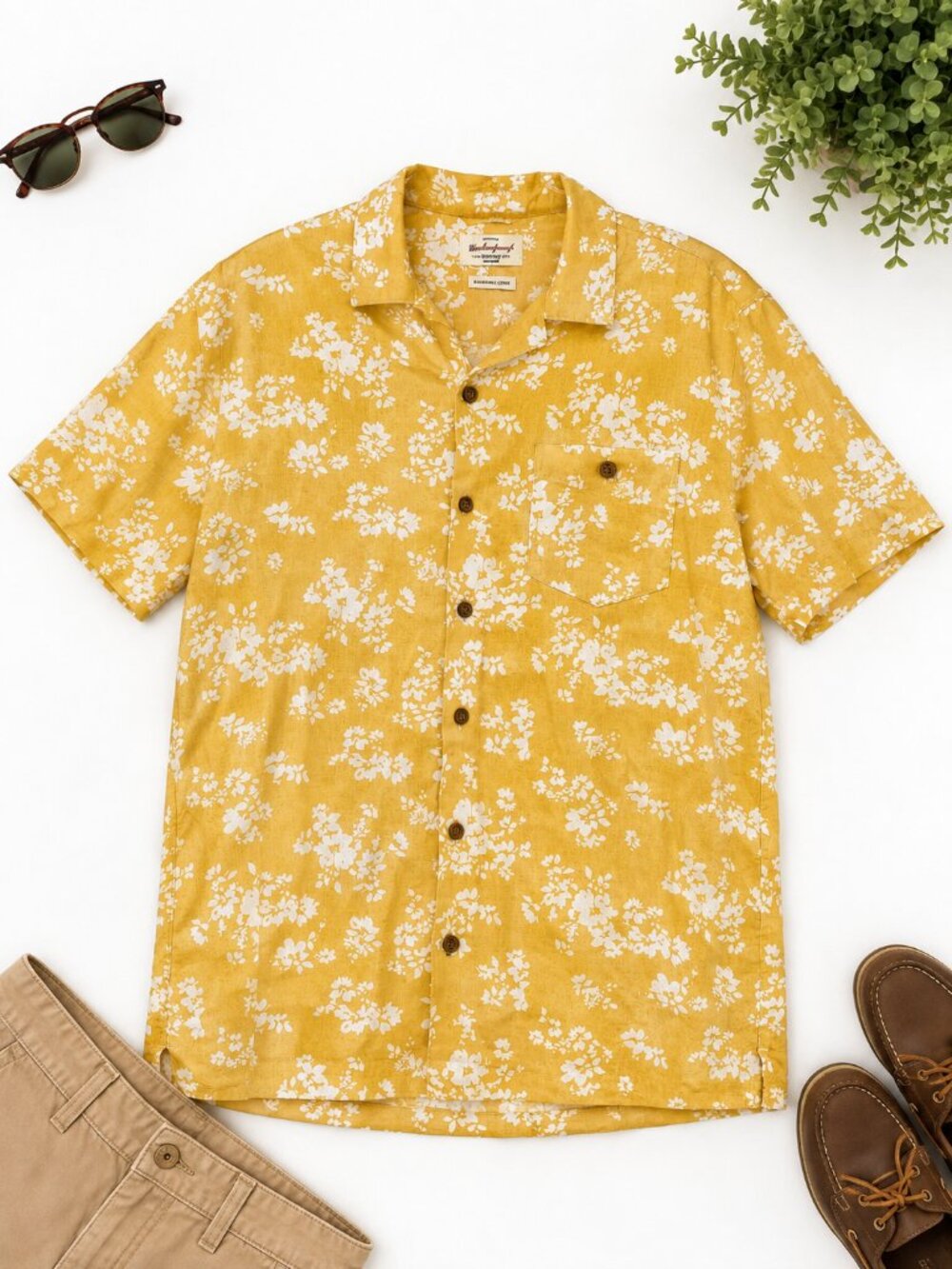 Weatherproof Vintage Men’s Small Yellow Floral Linen/Rayon Camp Shirt